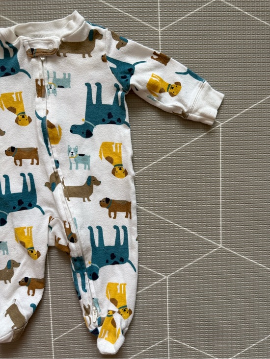 Carter's Other - Unbranded White Baby One-Piece with Dog Print